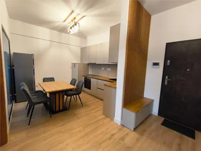 Apartament Ultra Central Bloc Nou Etaj Intermediar Loc de Parcare Subteran - Targu Mures