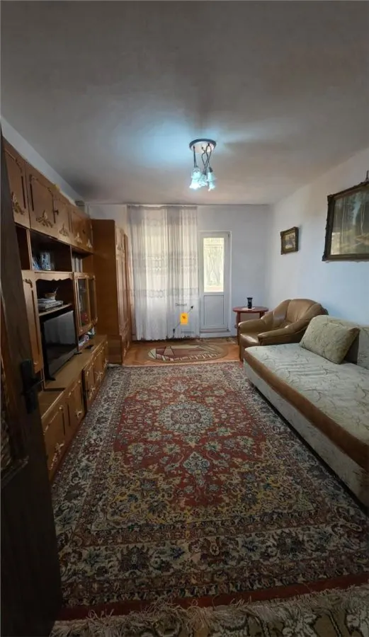 Apartament cu 3 camere zona Nord - foto 1