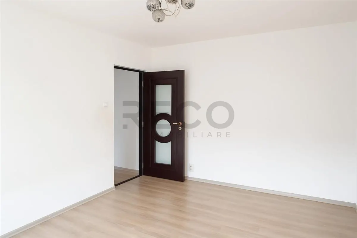 RECO Apartament cu 3 camere Velenta, strada Razboieni - foto 1