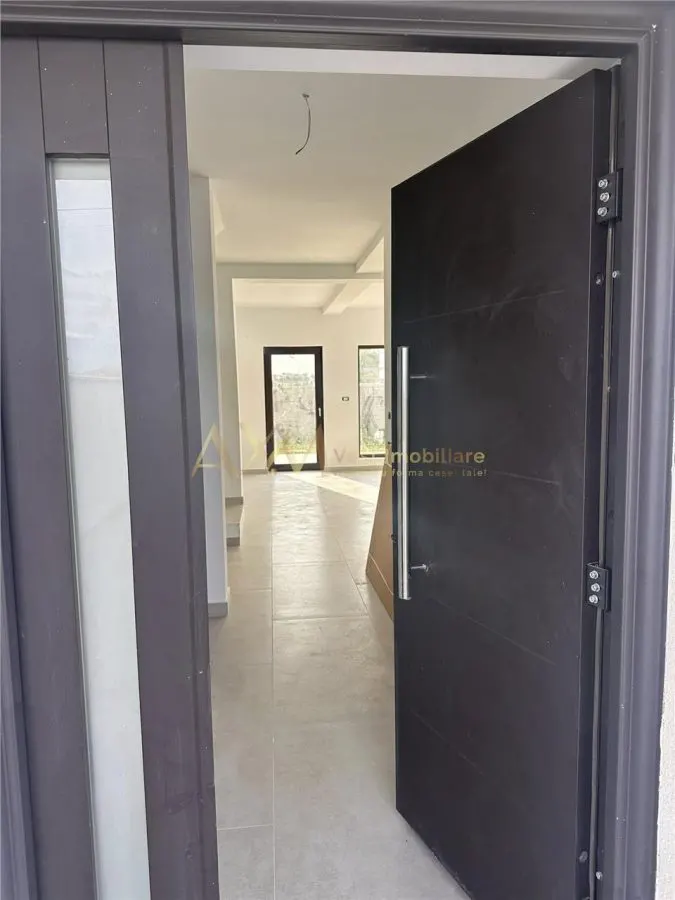 Vanzare  1/2 duplex 4 camere - foto 2