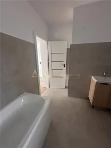 Vanzare  1/2 duplex 4 camere - foto 6