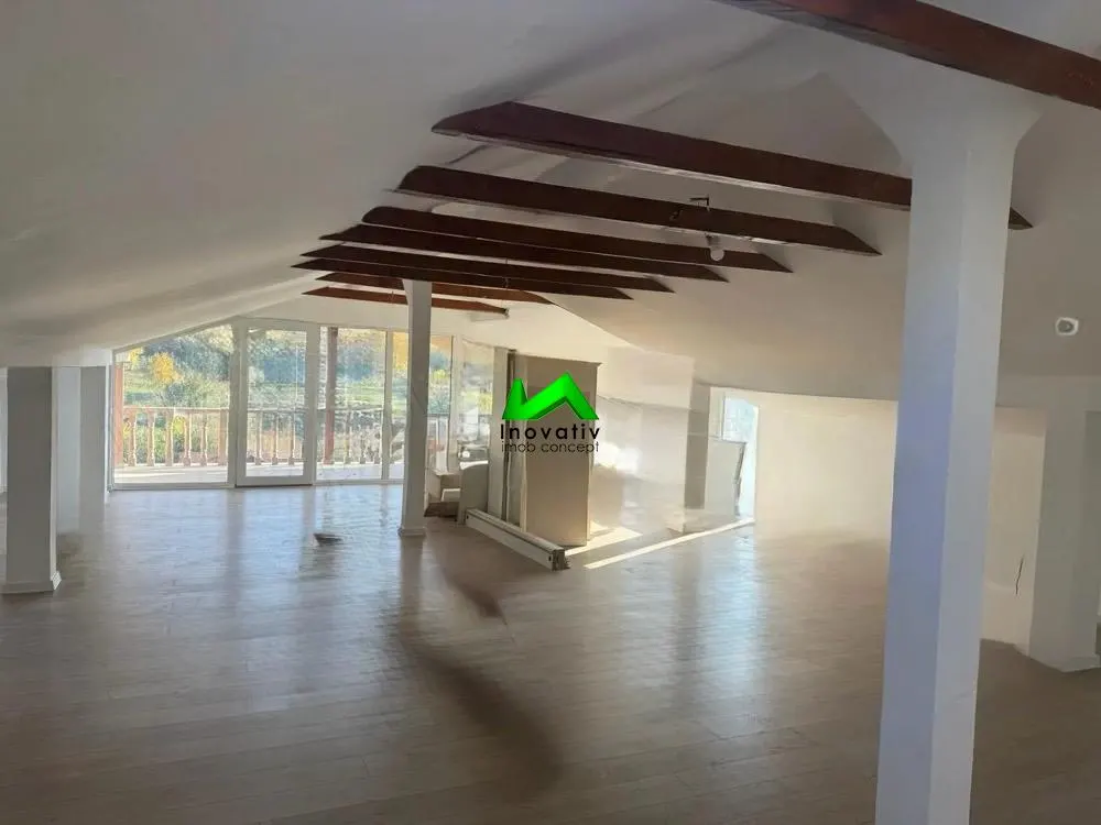 Casa de vanzare  6 camere Slimnic - foto 4