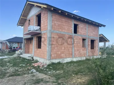 RECO, Casa la rosu, cu toate utilitatile, Zona Cihei, Bihor - Cihei