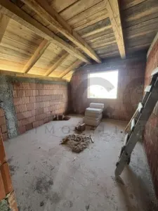 RECO, Casa la rosu, cu toate utilitatile, Zona Cihei, Bihor - foto 14