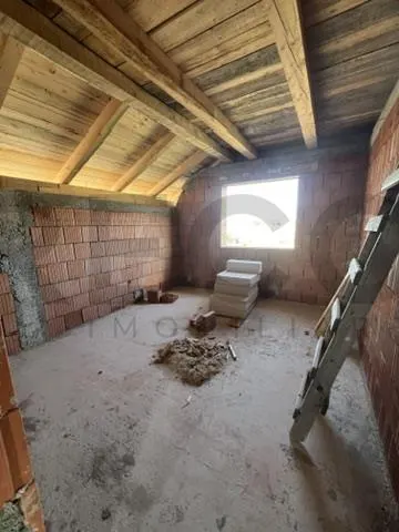 RECO, Casa la rosu, cu toate utilitatile, Zona Cihei, Bihor - foto 14