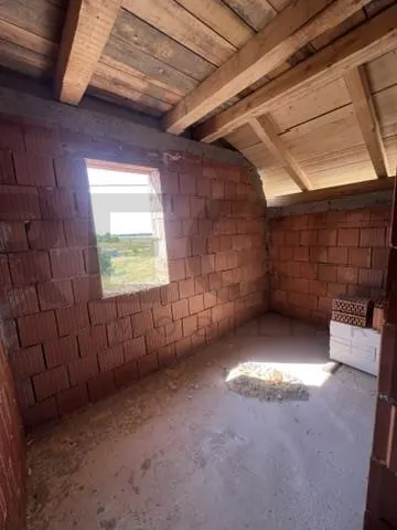 RECO, Casa la rosu, cu toate utilitatile, Zona Cihei, Bihor - foto 7