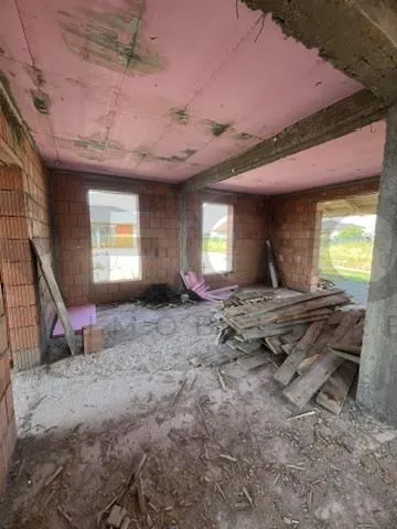 RECO, Casa la rosu, cu toate utilitatile, Zona Cihei, Bihor - foto 9