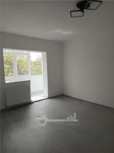 Ap 2 camere D, 56mp, et2, renovat, geam la baie, Nicolina - foto 1