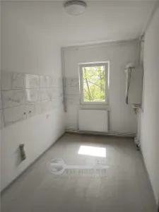 Ap 2 camere D, 56mp, et2, renovat, geam la baie, Nicolina - foto 3