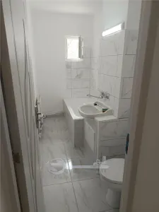 Ap 2 camere D, 56mp, et2, renovat, geam la baie, Nicolina - foto 5
