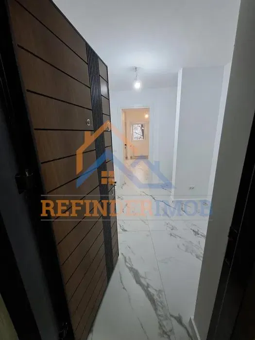 Garsoniera renovata  Aparatorii Patriei - Metrou etaj 1 bloc din 1986 - foto 3