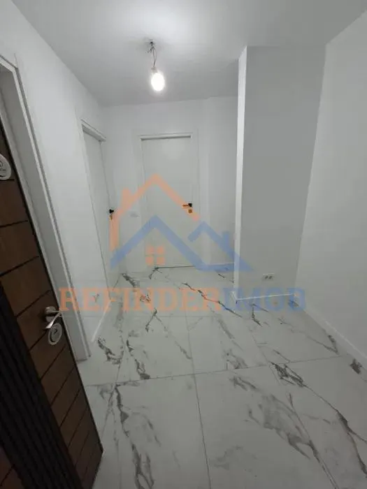 Garsoniera renovata  Aparatorii Patriei - Metrou etaj 1 bloc din 1986 - foto 4