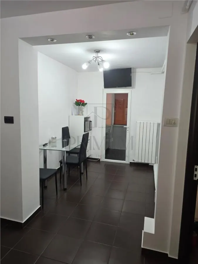 COMISION 0 - APARTAMENT 3 CAMERE- LIPOVEI- CENTRALA PE GAZ - foto 1
