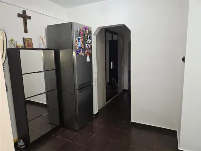 COMISION 0 - APARTAMENT 3 CAMERE- LIPOVEI- CENTRALA PE GAZ - foto 3