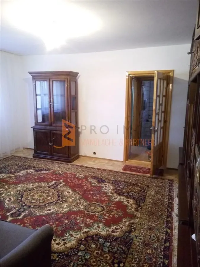 Apartament 3 camere cf 1 semidecomandat zona Crang - foto 2