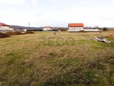 RECO Teren intravilan  810 mp- utilitati- Osorhei - foto 5