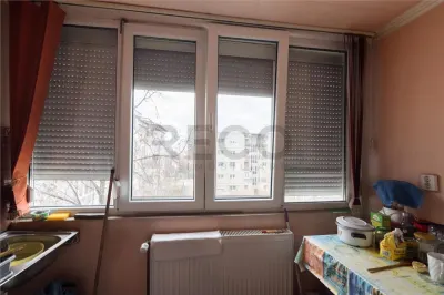 RECO Apartament cu 3 camere  decomandat- Oradea-zona Nufarul - foto 12