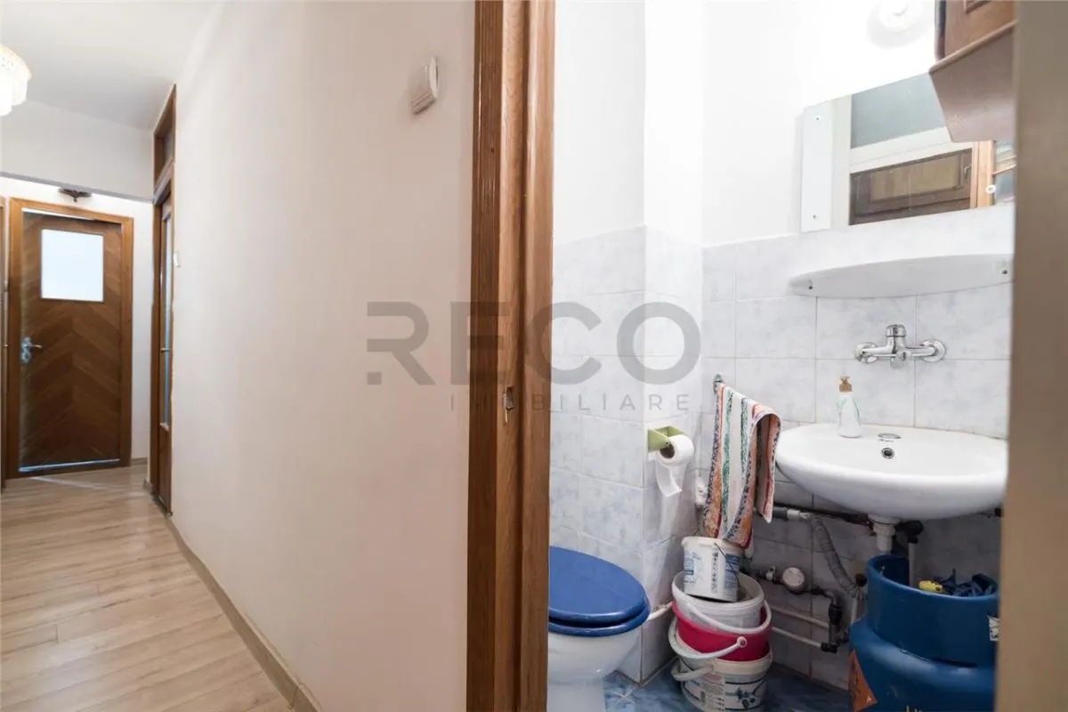 RECO Apartament cu 3 camere  decomandat- Oradea-zona Nufarul - foto 13