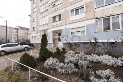 RECO Apartament cu 3 camere  decomandat- Oradea-zona Nufarul - foto 16