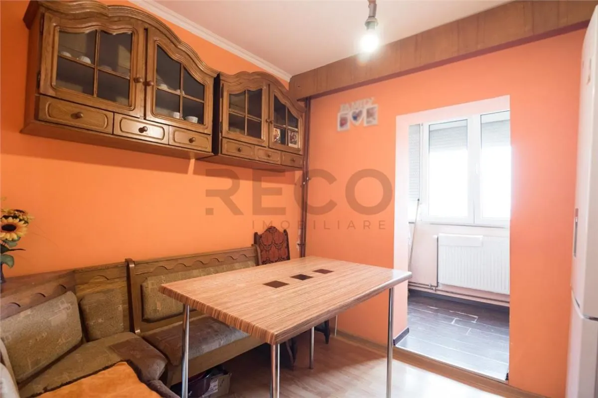 RECO Apartament cu 3 camere  decomandat- Oradea-zona Nufarul - foto 6