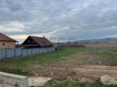 RECO Teren intravilan 700 mp cu toate utilitatile- la asfalt Cheriu - foto 2
