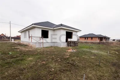 RECO Casa la rosu - 3 dormitoare, plan parter 120 mp utili - Osorhei - foto 12