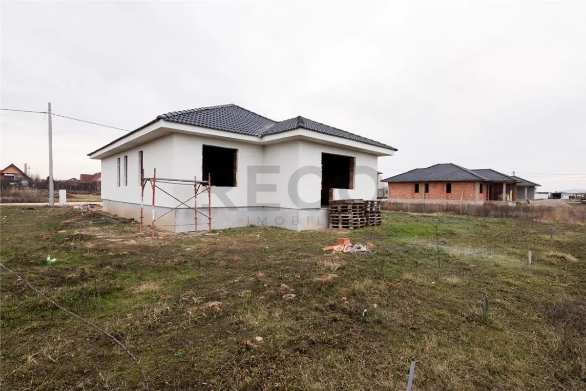 RECO Casa la rosu - 3 dormitoare, plan parter 120 mp utili - Osorhei - foto 12