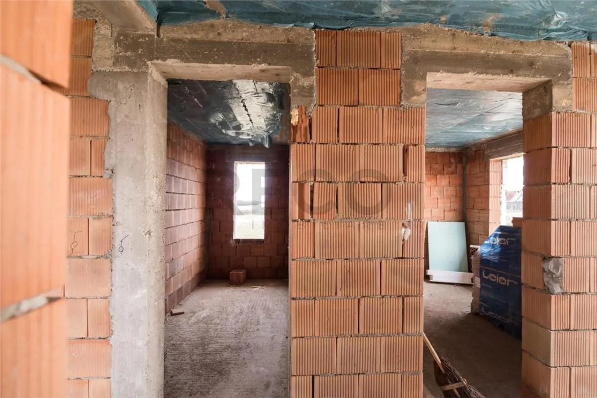 RECO Casa la rosu - 3 dormitoare, plan parter 120 mp utili - Osorhei - foto 19