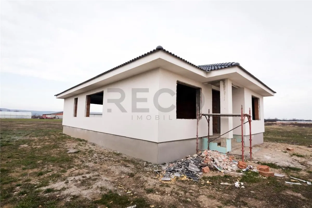 RECO Casa la rosu - 3 dormitoare, plan parter 120 mp utili - Osorhei - foto 10