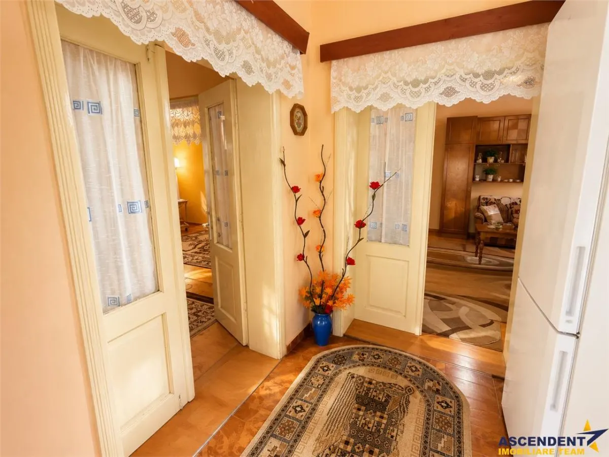 Casa cu farmec autentic, anexe, 1.100 mp teren roditor, Saulia, Mures - foto 3