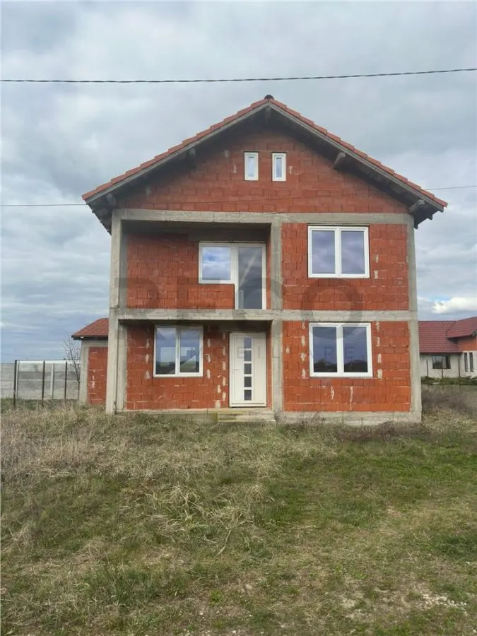 RECO Casa la rosu in Pausa langa padure - foto 1