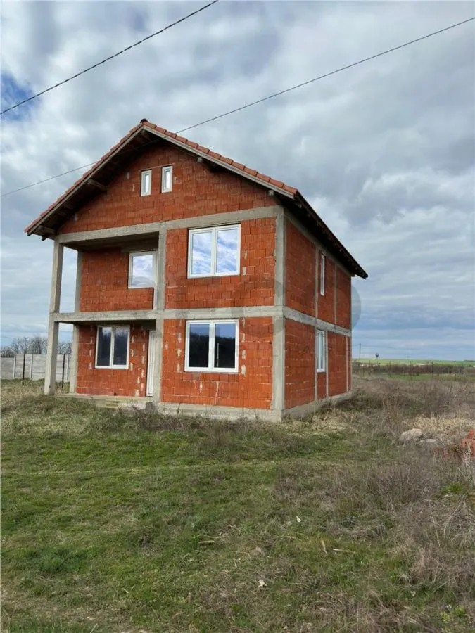 RECO Casa la rosu in Pausa langa padure - foto 2
