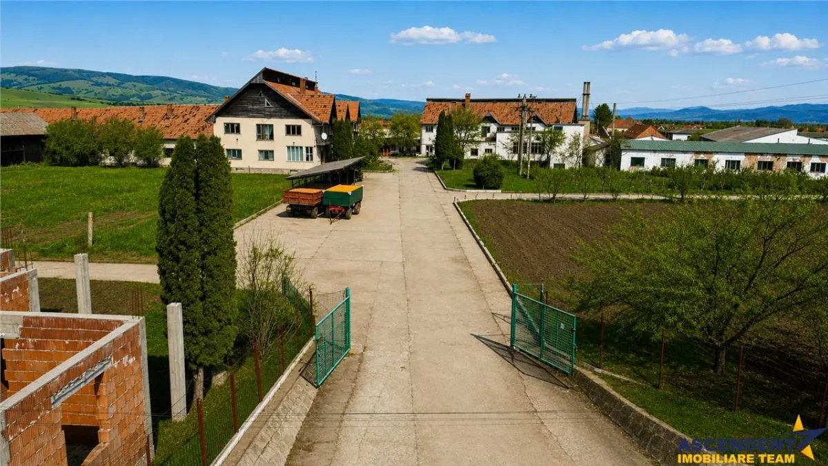 FILM! Complex agrozootehnic cu traditie, echipat + pretios potential multiplu - foto 10