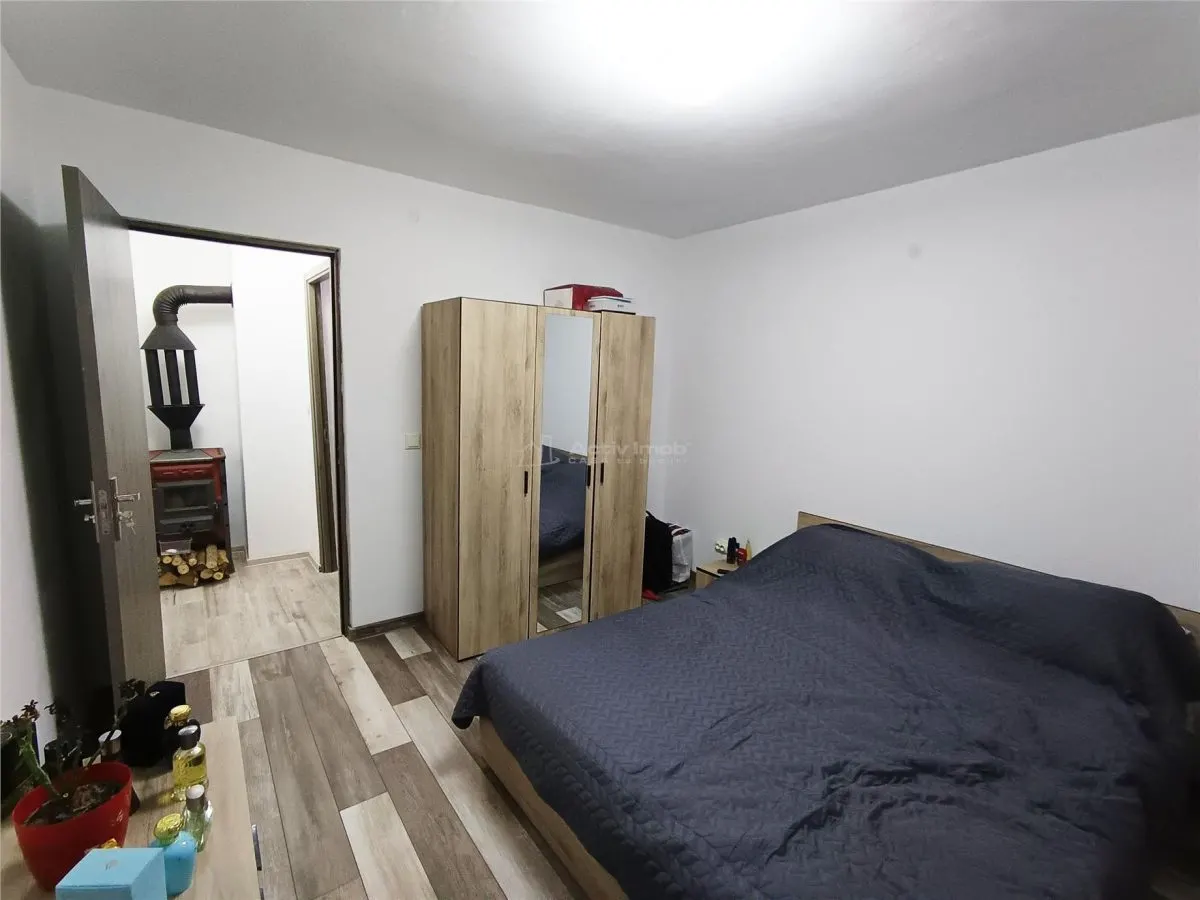Apartament 2 camere in zona centrala Moldova Noua, langa piata - foto 5