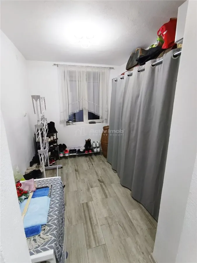 Apartament 2 camere in zona centrala Moldova Noua, langa piata - foto 9