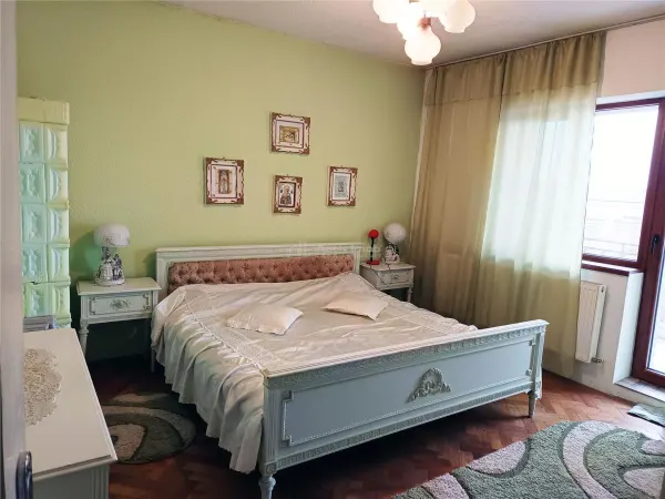 Casă 5 camere Moldova Noua - poza 16
