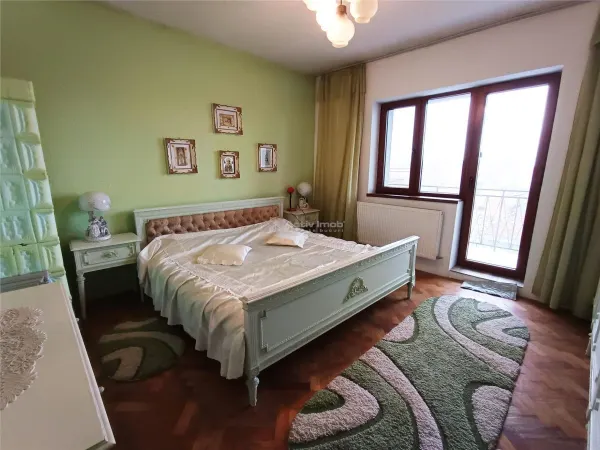 Casă 5 camere Moldova Noua - poza 19