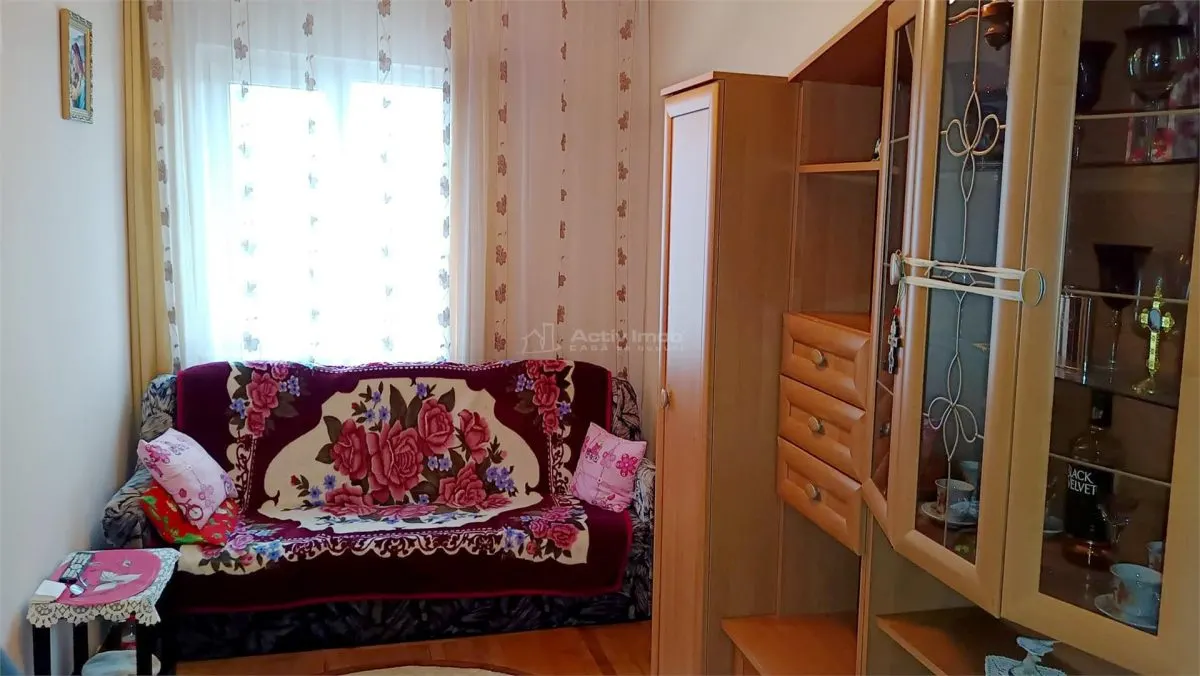 Moldova Noua, Apartament 2 Cam. Semidecomandat - foto 14