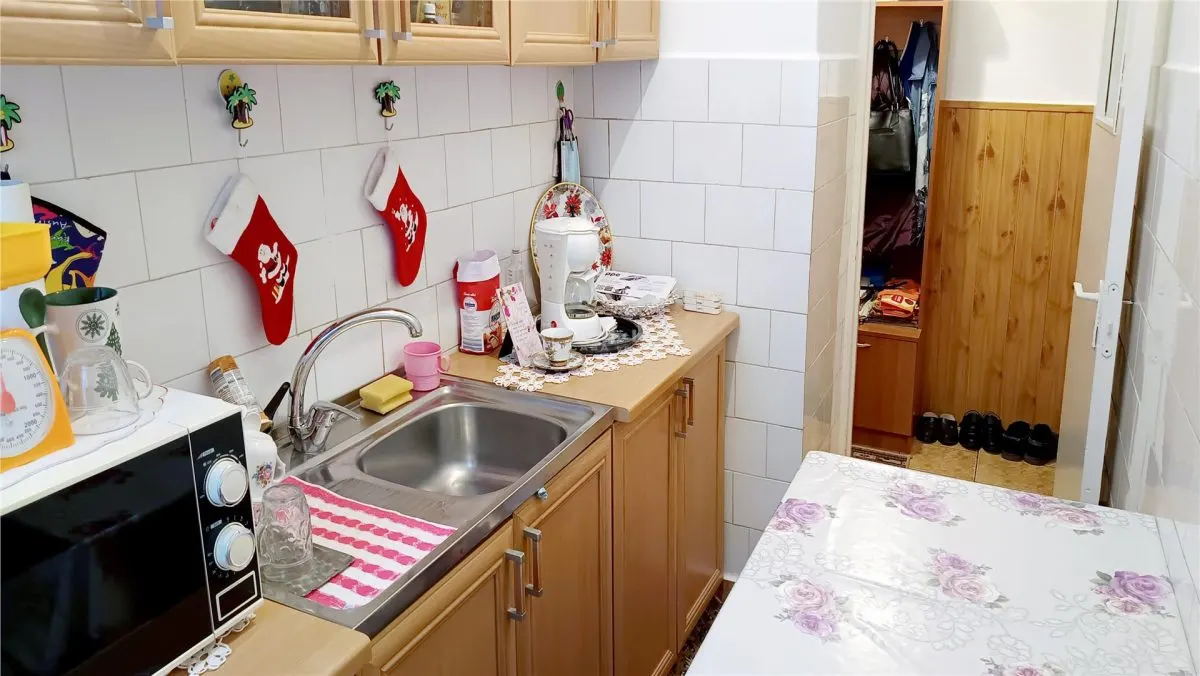 Moldova Noua, Apartament 2 Cam. Semidecomandat - foto 6
