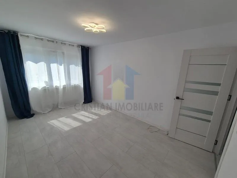 RENOVATA garsoniera zona Viziru 1, etaj 3 - foto 4