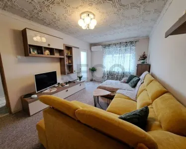 RECO  apartament proaspat renovat-central Salonta - foto 11