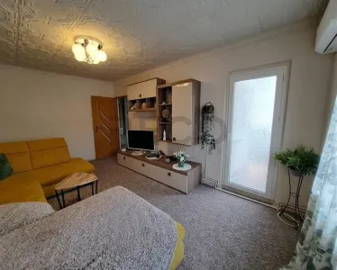 RECO  apartament proaspat renovat-central Salonta - foto 10