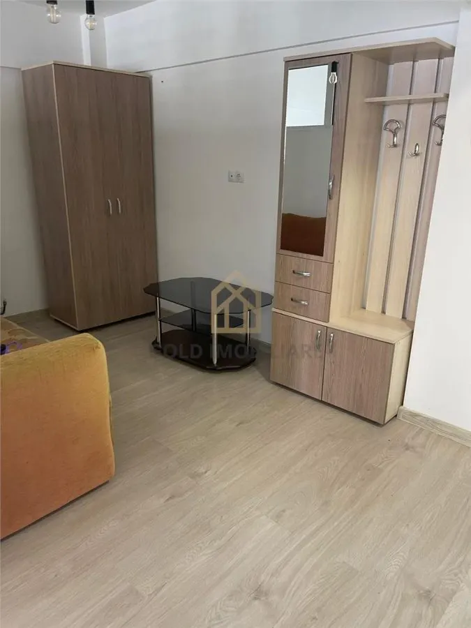 Apartament 2 camere decomandat de închiriat  Bd. Traian etaj 1 - foto 4