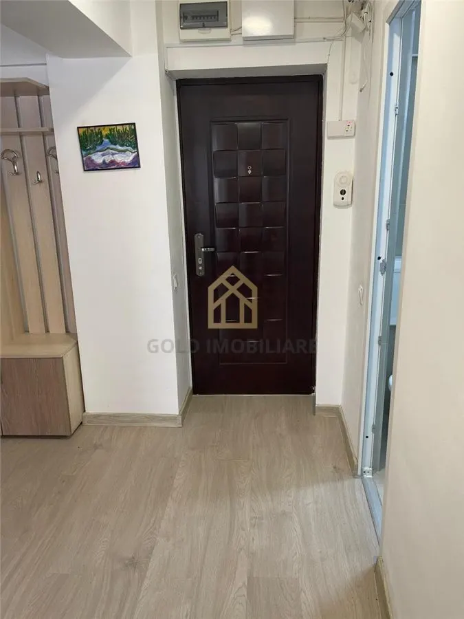 Apartament 2 camere decomandat de închiriat  Bd. Traian etaj 1 - foto 5