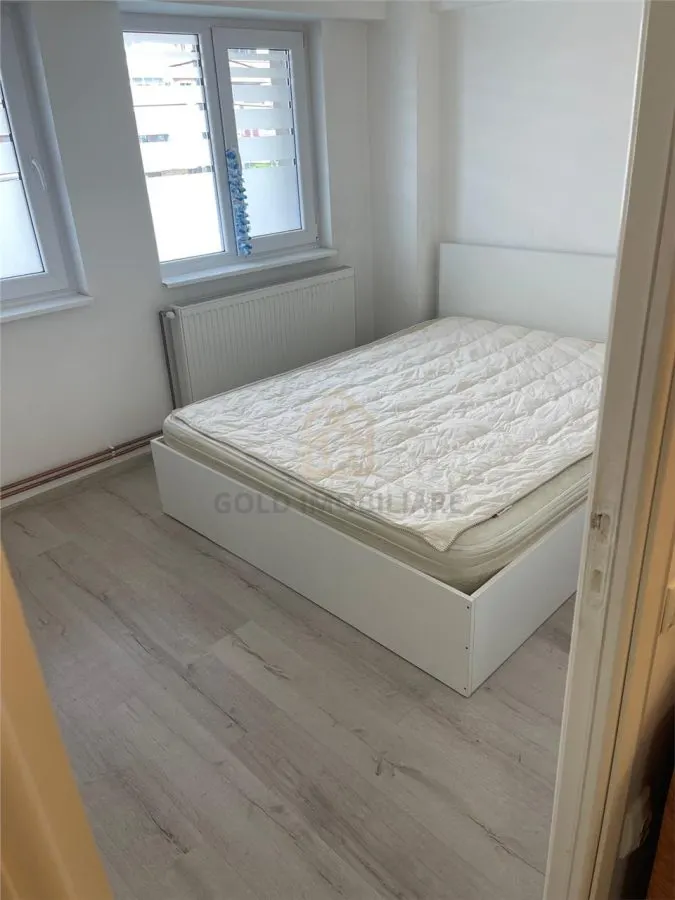 Apartament 2 camere decomandat de închiriat  Bd. Traian etaj 1 - foto 6