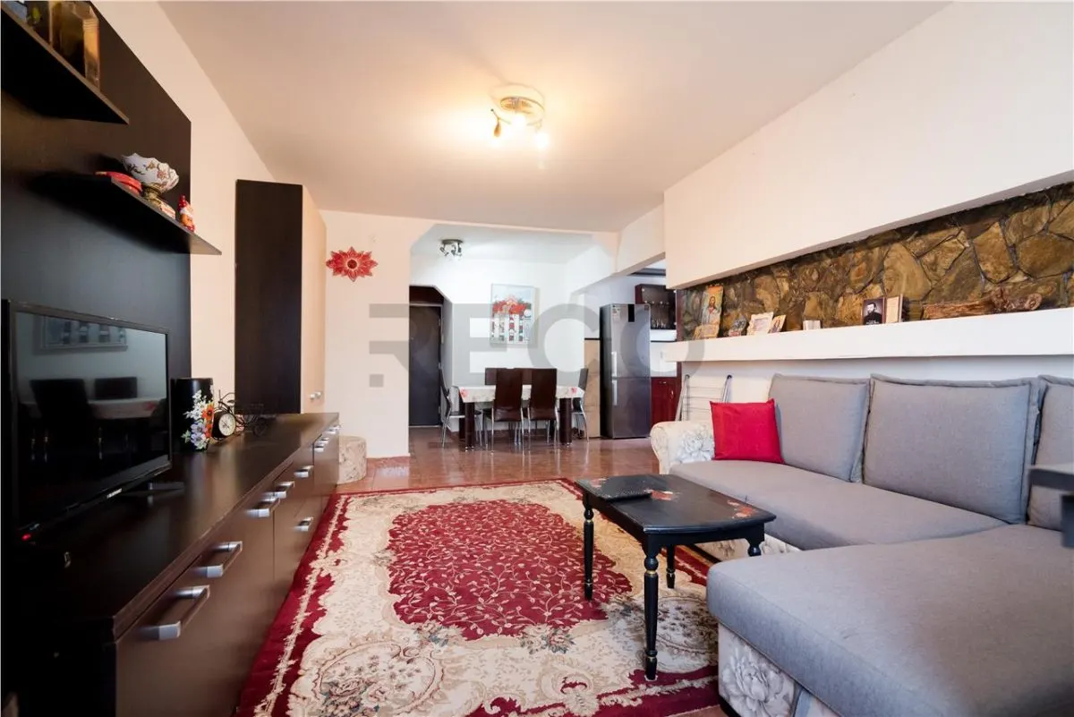 RECO apartament cu 2 camere priveliste superba cu lift - foto 2