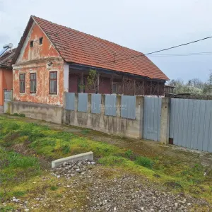 Casa cu Gradina si Teren, 4636 MP. Ghertenis - Bocsa