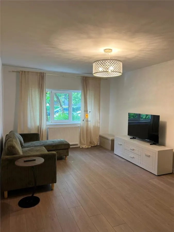 Inchiriere apartament  2 camere zona  Vest - foto 1