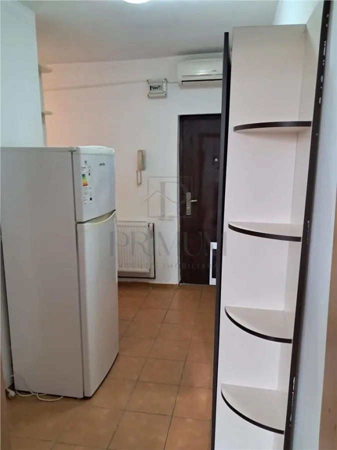 BUZIASULUI - AP. 1 CAMERA - mobilat, utilat, decomandat + centrala proprie - foto 5