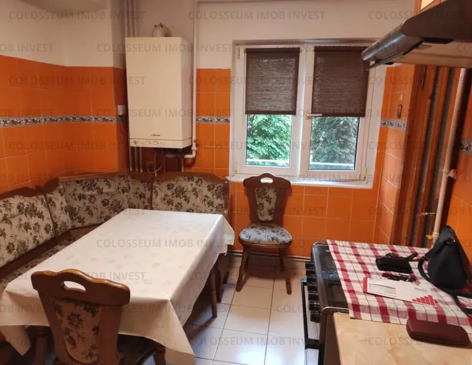 Apartament 4 camere, decomandat - zona Noua - foto 3